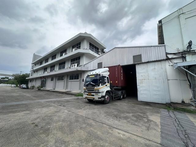 ให้เช่าโกดังขนาดใหญ่ ถนนเทพารักษ์ มุ่งหน้าไปสำโรง ใกล้รถไฟฟ้า สถานนีทิพวัล และศรีเทพา