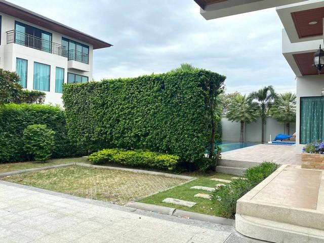 ให้เช่าบ้านเดี่ยว 3 ชั้น ย่านพระราม 9 มีสระว่ายน้ำส่วนตัว เครื่องใช้ไฟฟ้าครบ ใกล้ MRT หัวหมาก