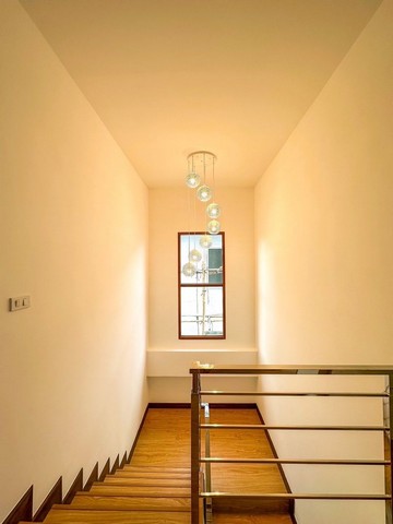 บ้านสร้างใหม่ 2 ชั้น สไตล์โมเดิร์นมินิมอล หลังกาดฝรั่ง หางดง