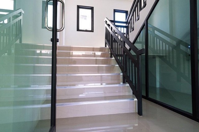 ขายอพาร์ทเม้นท์ 5 ชั้น ลาดพร้าว 71 อายุตึก 5 ปี ใกล้เลียบด่วน พร้อมผู้เช่าเต็มทุกห้อง