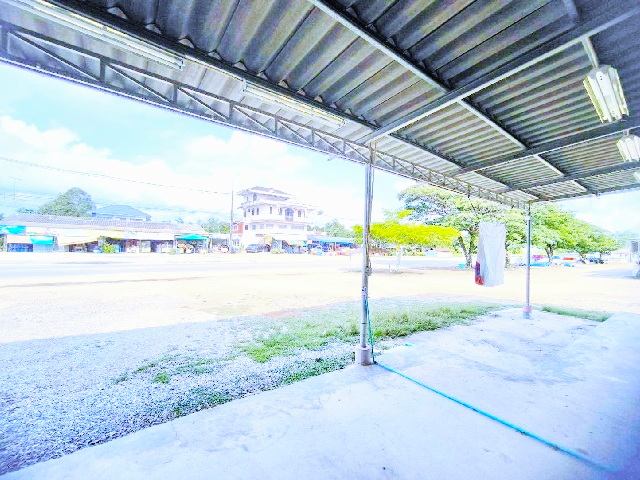PTT Station ให้เช่าร้าน 240 ตร.ม. เทเลอร์เข้าได้ ล้งทุเรียน เทศบาลหนองคล้า 700 ม. 100 ตร.วา.ทำเลดี ติดถนนใหญ่ 2นอน  ตลาดตาลักษณ์ 1.4 กม.