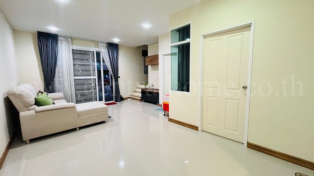 ทาวน์โฮม โกลเด้น ทาวน์ สุขสวัสดิ์ - พุทธบูชา หลังริม บิ้วอินทั้งหลัง