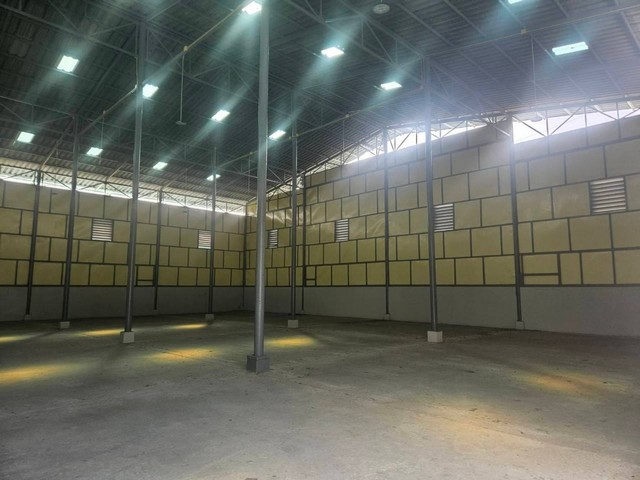 ให้เช่าโกดัง พื้นที่ สีม่วง พท. รวม 576 ตรม.ไฟ 3เฟส อยู่เพชรเกษม122