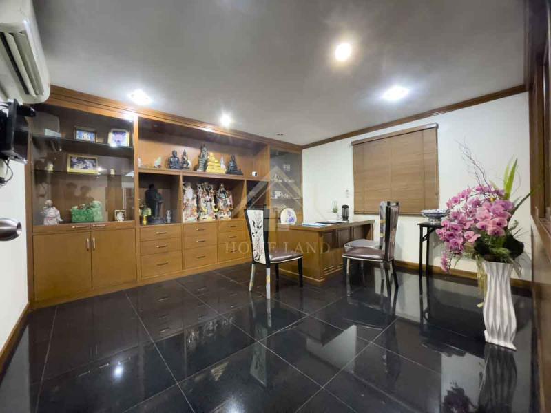 โฮมออฟฟิศ 4 ชั้น 2 หลัง ไอวี่ ไชน่าทาวน์ ป้อมปราบศัตรูพ่าย พื้นที่เยอะ มีลิฟต์โดยสาร