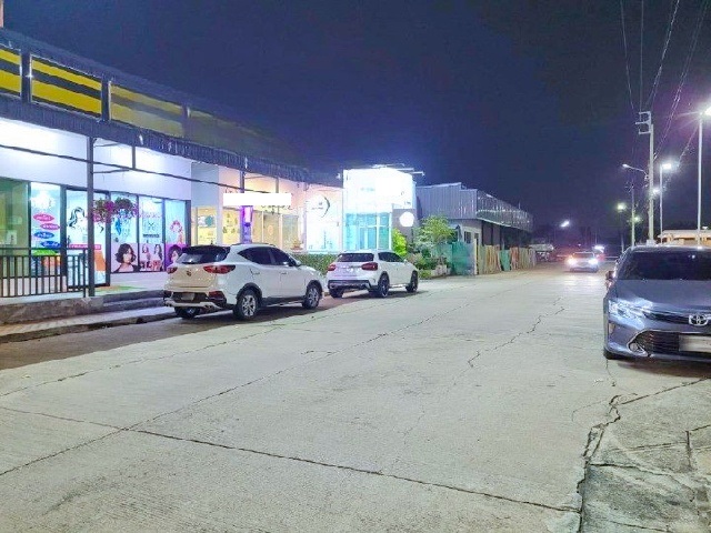 ถ.บรมราชชนนี สายใต้ใหม่ 4.43กม. สาย2-3 ให้เช่าพื้นที่  1 ชั้น  ติดถนนใหญ่ 70 ตร.ม.30ตร.วา. ทำเลดี ร้านอาหาร โกดัง ร้านค้า  สำนักงาน 2 น้ำ