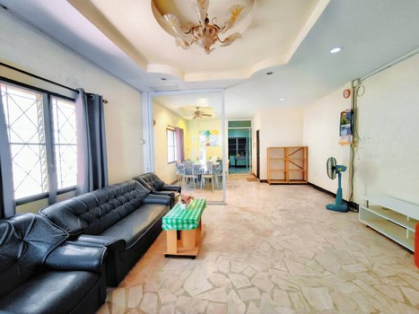 ขายทาวน์เฮาส์ ใกล้ค่ายสมเด็จพระนเรศวรฯ  ต.บ้านคลอง อ.เมืองพิษณุโลก