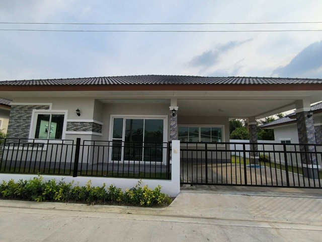 ขายบ้านเดี่ยวชั้นเดียว หมู่บ้านพุทธศิริ  60 ตร.วา  โครงการใหม่ แบบปั้นหยามินิมอล  บ้านแพ้ว สมุทรสาคร  ZW545