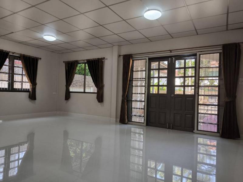 HR 5993  ให้เช่าบ้าน หมู่บ้านมณียา ซอยท่าอิฐ ตำบลไทรม้า อำเภอเมืองนนทบุรี