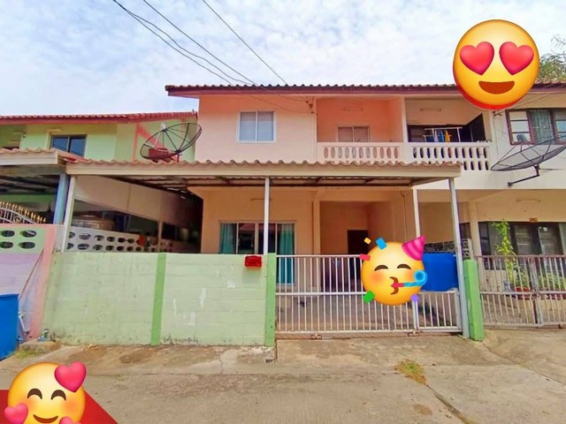 ขายบ้านแฝด 2 ชั้น โครงการหมู่บ้านพูลศรี อำเภอเมือง จังหวัดปทุมธานี เนื้อที่ 30 ตารางวา