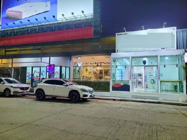 เปิดร้านอาหาร ร้านค้า สาย2-3 ติดป้ายชื่อร้าน กาญจนาภิเษก ให้เช่า พื้นที่อาคาร 1 ชั้น  26 ตร.ม.  21ตร.วา.ริมถนนบรม นาชาติคิดส์วิลเลจ 3.6 กม