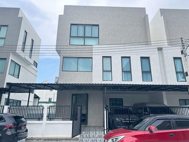 บ้านเช่าพร้อมสระ่ว่ายน้ำส่วนตัว หรูสไตล์luxuryหิ้วกระเป๋าเข้ายุได้เลยพร้อมสระว่ายน้ำส่วนตัว