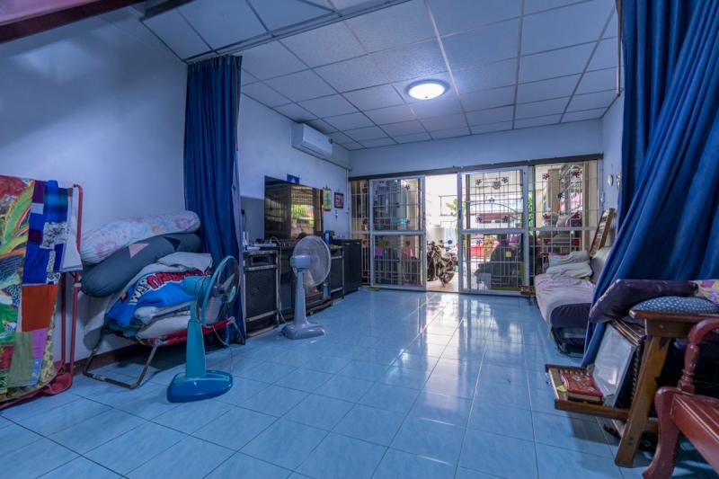 ขายถูกมาก แค่ล้านกว่าบาท! ทาวน์เฮ้าส์ 2 ชั้น หมู่บ้านอรุณทอง 2