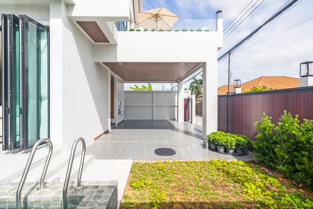 Brand new 3 bedrooms house for rent at Cherngtaley Laguna Phuket