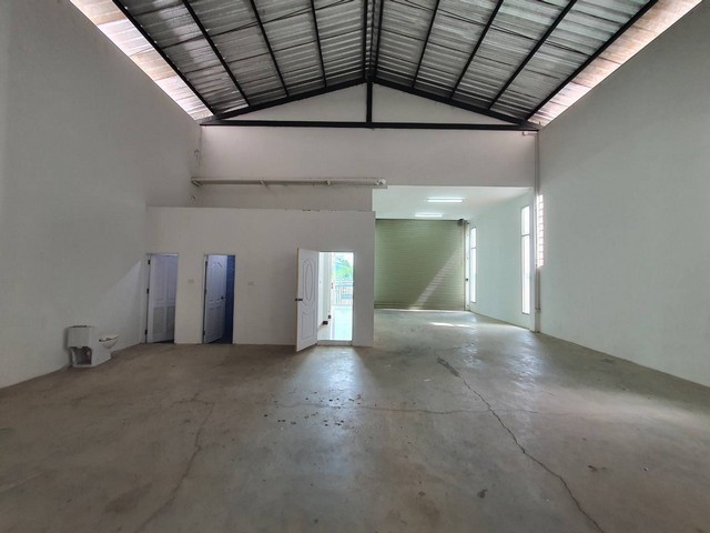 ให้เช่าโกดัง พร้อมออฟฟิศ ขนาด 500 ตารางเมตร ถนนพระราม 2 บางขุนเทียน เทียนทะเล