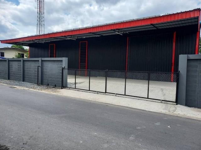 ให้เช่าโกดัง ขนาด150 ตรว. ซอยลาดพร้าว 101 ใกล้เดอะเมอล์บางกะปิ