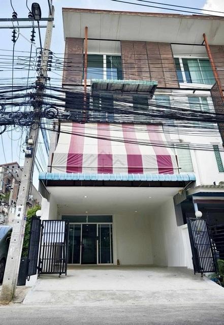 ขายทาวน์โฮม 3.5 ชั้น หลังมุม หมู่บ้านดิแอททิคไลท์ (The Attic Lite) แจ้งวัฒนะ 24 ใกล้ BTS สายสีชมพู