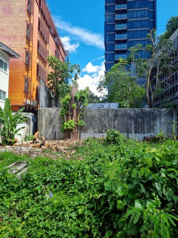 ขายด่วนที่ดินเปล่า  ทำเลทอง สาทรใต้ เนื้อที่ 106 ตร.วา. ซ.เจริญราษฏร์1 แยก 1  ใกล้ BTS สุรศักดิ์ ย่านธุรกิจ กรุงเทพมหานคร