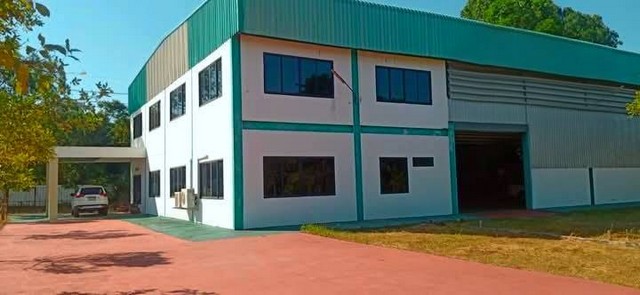 ขายที่ดิน พร้อมสิ่งปลูกสร้าง  บนเนื้อที่   9-3-62 ไร่ มีใบอนุญาต ร.ง4 พื้นที่สีเหลือง 