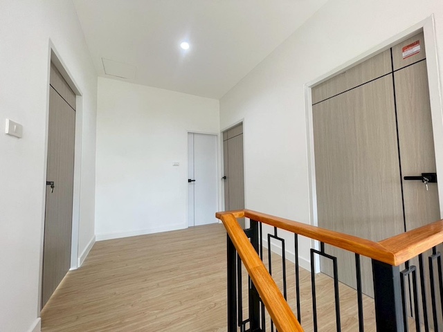 BS966 | ขายบ้านเดี่ยว 2 ชั้น หมู่บ้านปรีชาล้ำเพชร รามคำแหง 76 ขนาด 70 ตารางวา หน้าบ้านหันทิศใต้ พร้อมเข้าอยู่