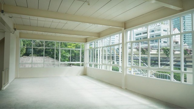 MT163 เช่า พื้นที่ ชั้น 1 ชั้น 2 พร้อมดาดฟ้า ปากซอยนราธิวาสฯ 4 เหมาะทำหลายธุรกิจ ทำเลดี คนพลุกพล่าน ใกล้ BTSช่องนนทรี