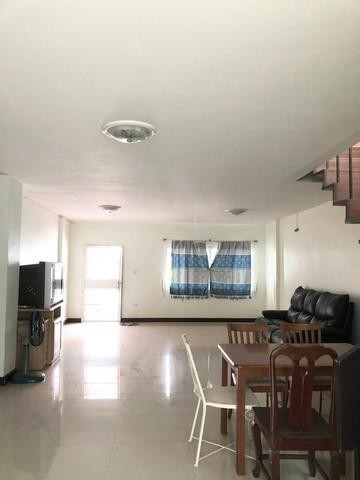 MT158 เช่า ทาวน์เฮาส์ หมู่บ้านคลองจั่นวิลล่า1 ซอยนวมินทร์32 ใกล้เดอะมอลล์บางกะปิ เดินทางสะดวก