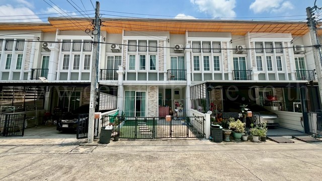 ทาวน์โฮม โกลเด้น ทาวน์ ลาดพร้าว - เกษตรนวมินทร์ ซอยนวมินทร์ 42