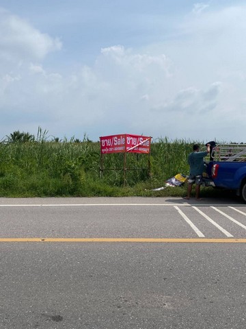 ขายที่ดินเปล่า 11 ไร่ ติดถนนบ้านแพ้ว-กระทุ่มแบน ทำเลดี เข้าออกสะดวก หน้ากว้าง 77 ม. ขายไร่ละ 3 ล้าน