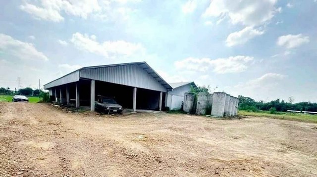 ขายที่ดินพร้อมสิ่งปลูกสร้างพนัสนิคมชลบุรี นาวังหินพนัสนิคมจ.ชลบุรี พื้นที่สีเขียว บนเนื้อที่​ 7 -​2- 92  ไร่