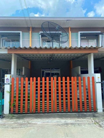 ายบ้านทาวน์โฮม 2 ชั้น   หมู่บ้านแฟมิลี่ซิตี้พานทอง เนื้อที่ : 16 ตรว.พื้นที่: 2 ห้องนอน 2 ห้องน้ำ 