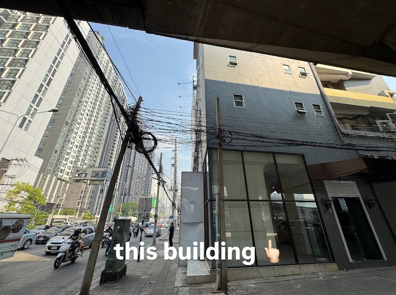 BH3556 ให้เช่าอาคารสำนักงาน 6 ชั้น ทำเลอโศก-ดินแดง ใจกลางเมือง ใกล้ MRT พระราม 9 เพชรบุรี และ Airport Link