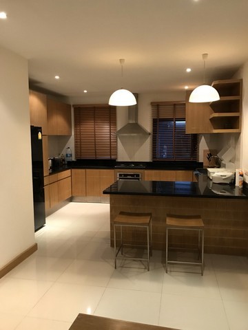 ให้เช่าอาคารพาณิชย์4ชั้นย่านนานาสุขุมวิทซอย4พระราม4 เหมาะทำโฮลเทล ใกล้BTSนานาMRTคลองเตย One Bangkok