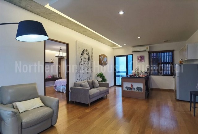 พูลวิลล่าสวย 2 ชั้น สไตล์โมเดิร์น โปร่งโล่ง โซนป่าแดด