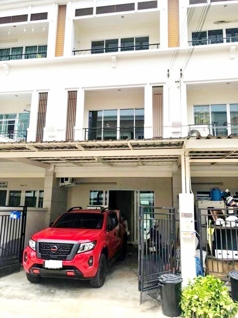  MRTแยกติวานนท์ วงศ์สว่าง รัชดา 25ตรว. พระราม5 นครอินทร์  ให้เช่าทาวน์โฮม 3 ชั้น รักสัตว์  185ตรม. 3นอน รพ.เลอลักษณ์