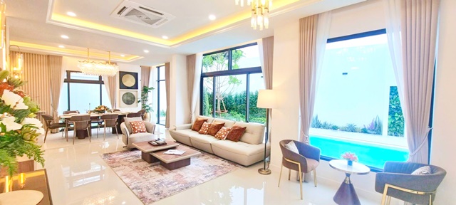 เฟอร์ วิวสระว่ายน้ำ 7น้ำ เพอร์เฟค สุขุมวิท 77อ่อนนุช ขาย-เช่าคฤหาสน์หรู 2 ชั้น APLลาดกระบัง 2.5 กม  รร.นานาชาติชาร์เตอร์ 4.9 กม. 6นอน 8คัน