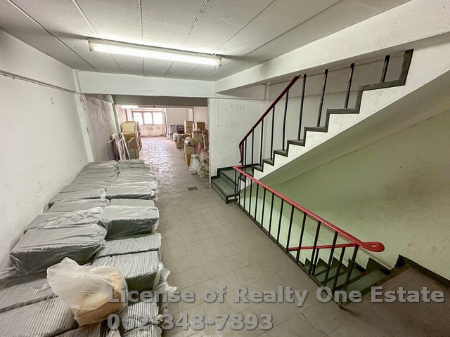 ขายตึกแถว 3 ชั้น พร้อมชั้นลอยและดาดฟ้า ทำเลทอง พระราม 2 ซอย 28 แยก 19