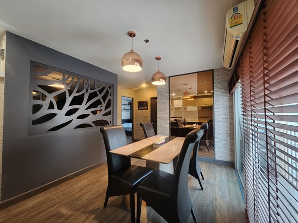 ขายคอนโด เมโทร พาร์ค สาทร ชั้น 8 ขนาด 2 นอน 57 ตารางเมตร มีเฟอร์นิเจอร์อย่างดี แต่งสวย วิวสระ ใกล้ BTS วุฒากาศ