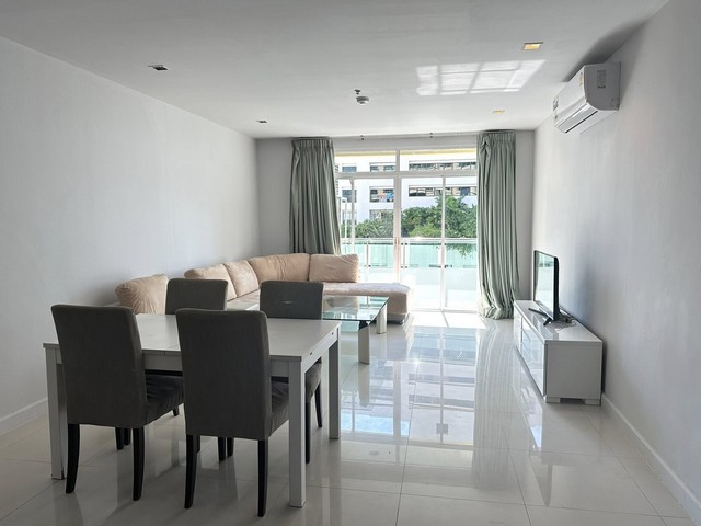 Sukhumvit City Resort Sukhumvit 11 spacious safe 14th floor BTS Nana