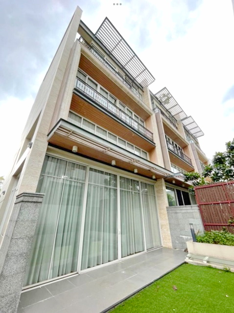 ทองหล่อ BTS พร้อมพงษ์ 1.4 กม พลูวิลล่า ให้เช่า-ขายทาวน์โฮมหรู 5 ชั้น สุขุมวิท45-49 .หรูหรา เฟอร์ 52ตร.วา.452ตร.ม. 4นอน  