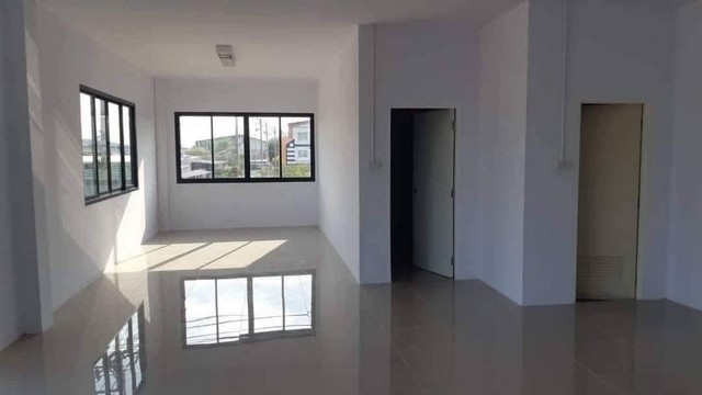 ให้เช่าโกดังคลังสินค้าบางน้ำจืดสมุทรสาครพื้นที่รวมประมาณ 1,200 ตรม.โกดังพร้อมออฟฟิศ 2ชั้น 3 ห้องน้ำ พื้นรับ น.น ได้ 3ตัน ต่อ ตร.ม