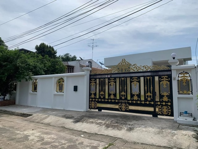 หัวหมาก 1.7 กม. 5นอน แอร์พอร์ตลิงค์  ให้เช่าคฤหาสน์ บ้านเดี่ยว 2 ชั้น พื้นที่ 112 ตารางวา ถนนพัฒนาการ55-63 