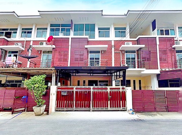 บิ๊กซี กัลปพฤกษ์ 300ม.MRT ภาษีเจริญ 2.2 กม.ให้เช่าทาวน์เฮ้าส์ 3 ชั้น 219ตร.ม.19ตร.วา.บรรยากาศร่มรื่น  3 นอน 4 น้ำ ตลาดฮอลแลนด์ 1.6 กม.