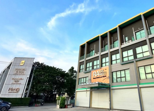 ให้เช่า โฮมออฟฟิศ 4 ชั้น ขนาดที่ดิน 21 ตรว. ถนน คู่ขนานมอเตอร์เวย์ ใกล้เมกาบางนา