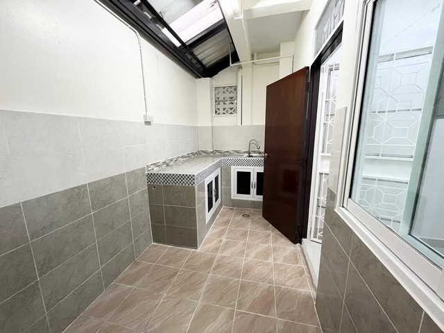 P610 ให้เช่า ทาวน์เฮ้าส์ 2 ชั้น หมู่บ้านธนะสิน ซอย นวมินทร์ 66 นวมินทร์ 68 บ้านพร้อมเข้าอยู่ วันที่ 17 พ.ค.68 บ้านรีโนเวทใหม่