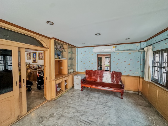 BH3563  ให้เช่าหรือขาย บ้านเดี่ยวพร้อมโกดัง รามอินทรา 60 – ใกล้แฟชั่นไอส์แลนด์ พื้นที่ใหญ่ จอดรถได้ 12 คัน