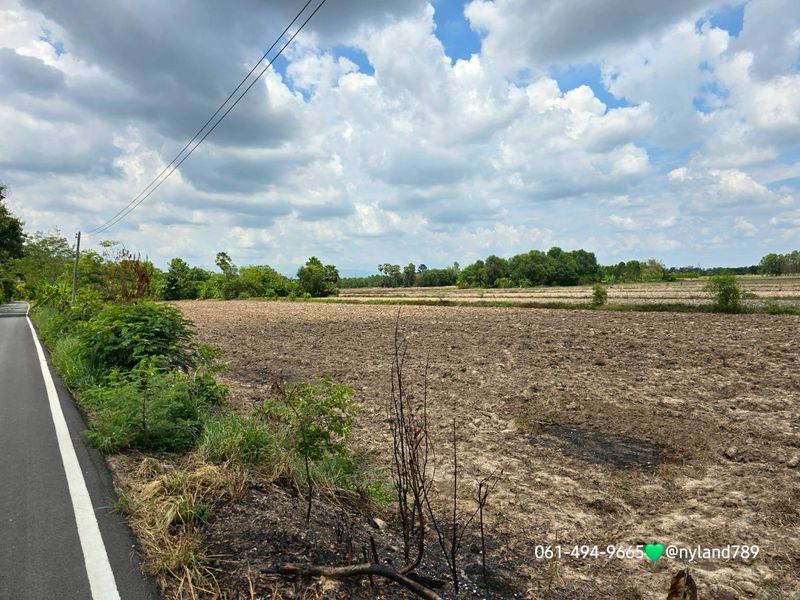 ขายที่สวยยกแปลง ไม่แบ่งขาย 3 ไร่ 34 ตรว ติดลาดยาง ต.ท่าทราย อ.เมืองนครนายก เพียงไร่ละ 5.2 แสนเท่านั้น