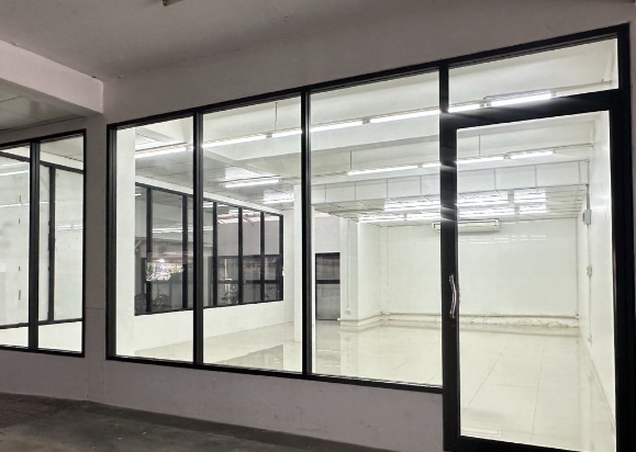 ให้เช่าพื้นที่ 50 ตรม อาคารวังเด็ก ติดถนนวิภาวดีรังสิต เหมาะทำหน้าร้าน สำนักงาน โชว์รูม ใกล้เซ็นทรัลลาดพร้าว