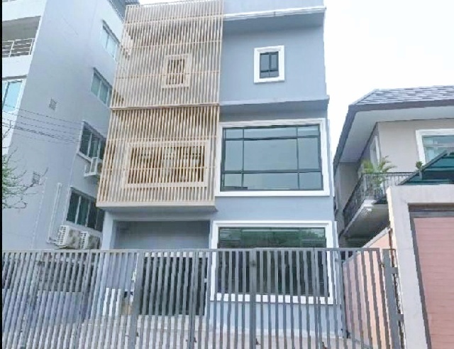 สุขุมวิท71 ปรีดี มีลิฟท์ในตัว BTS พระโขนง 900ม.ให้เช่าโฮมออฟฟิศ  3 ชั้น รร.นานาชาติเซนต์แอนดรูว์ 1.2 กม.3 ออฟฟิศ 2 น้ำ