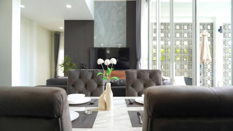 ขายพร้อมผู้เช่า 9.5 ล้าน 74 ตรว. 5 นอน 6 น้ำ #หนองผึ้ง #สารภี #สไตล์โมเดิร์น #น้ำไม่ท่วม #รับรายได้เดือนละ60,000 บาท (สัญญาหมด 31 ก.ค. 68)