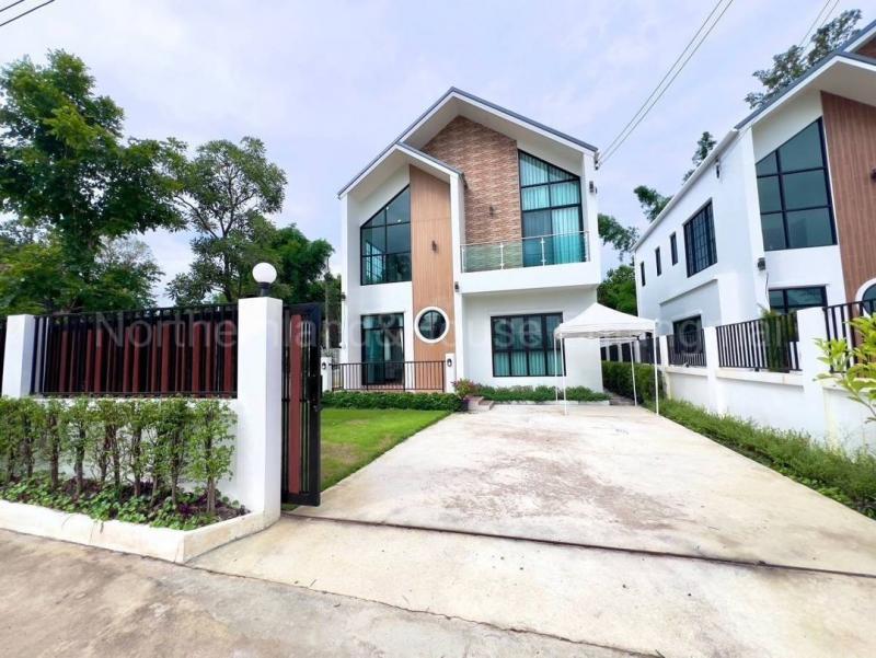 โซนพืชสวนโลก ขายด่วน 5.3 ล้านบาท 65 ตรว. บ้านเดี่ยว 2 ชั้น #สร้างใหม่ #สไตล์โมเดิร์น #แม่เหียะ #พืชสวนโลก