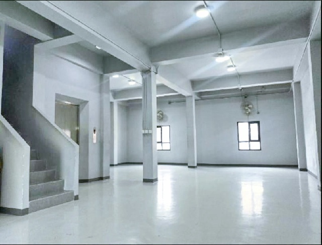 มีลิฟท์ในตัว สุขุมวิท71 ปรีดี BTS พระโขนง 900ม.ให้เช่าโฮมออฟฟิศ  3 ชั้น รร.นานาชาติเซนต์แอนดรูว์ 1.2 กม.3 ออฟฟิศ 2 น้ำ